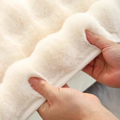 Protège Canapé En Peluche Beige -Housse Moderne couvre canape beige housse moderne 3