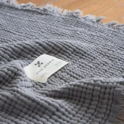 Plaid Canapé Gaze De Coton Gris Clair 8 Plaid Canapé Gaze De Coton Gris Clair -Housse Moderne plaid gris clair pour canape housse moderne 1