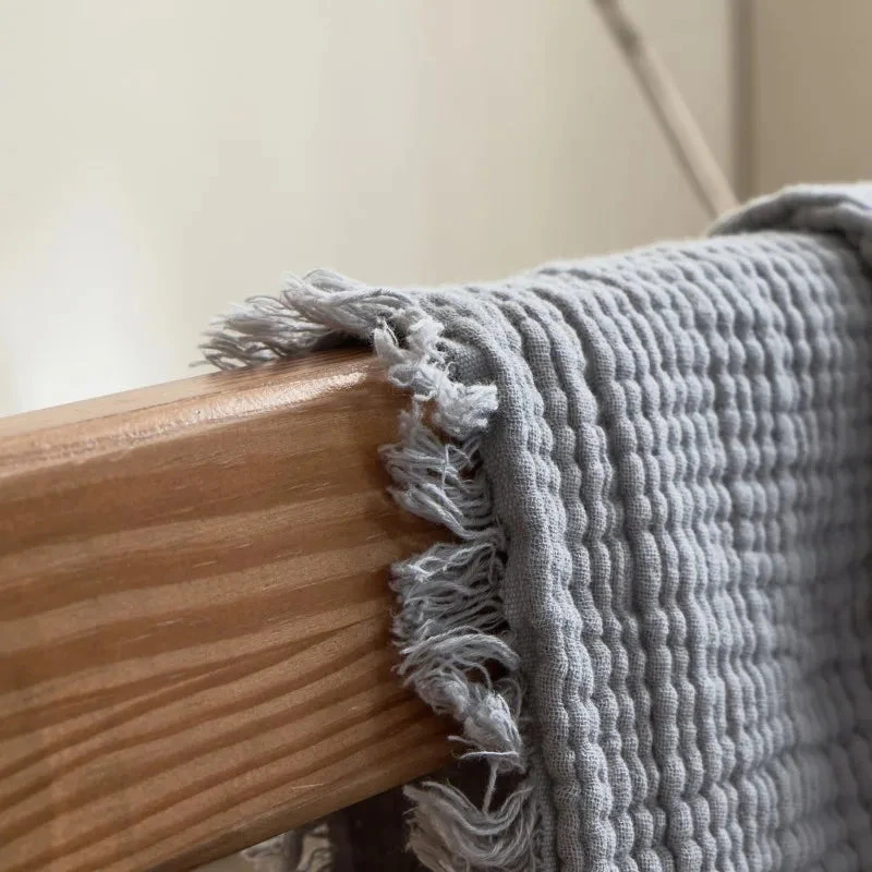 Plaid Canapé Gaze De Coton Gris Clair 4 Plaid Canapé Gaze De Coton Gris Clair – Image 4